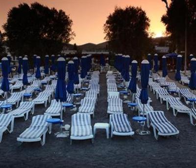 фото отеля Parilti Beach & Apartments
