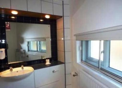 фото отеля Premier Inn Alderley Edge