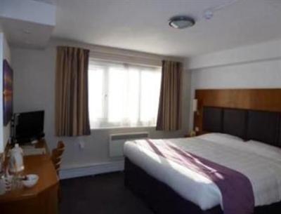 фото отеля Premier Inn Alderley Edge