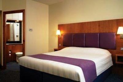фото отеля Premier Inn Alderley Edge