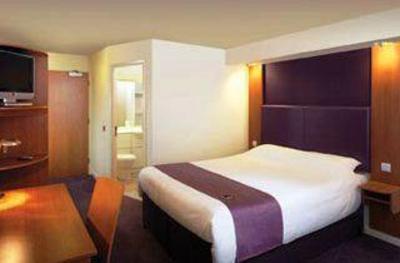 фото отеля Premier Inn Alderley Edge