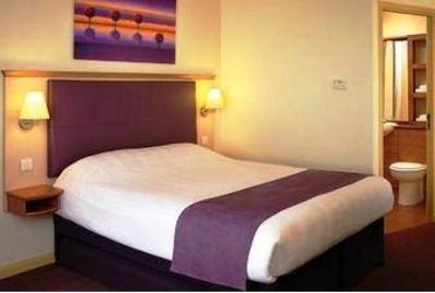 фото отеля Premier Inn Alderley Edge