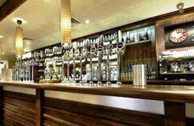 фото отеля Premier Inn Alderley Edge