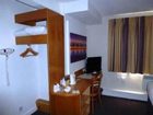 фото отеля Premier Inn Alderley Edge