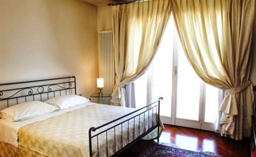фото отеля Vittoria House