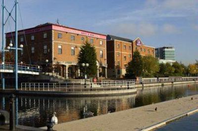 фото отеля Premier Inn Manchester Quays Salford