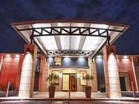 12 Oaks Motor Hotel