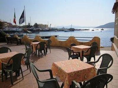 фото отеля Il Gabbiano Hotel La Maddalena
