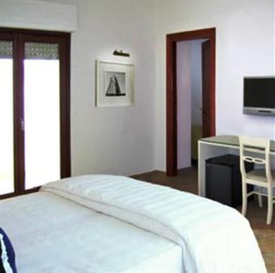 фото отеля Il Gabbiano Hotel La Maddalena