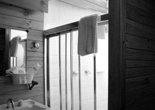 фото отеля Crackenback Farm Guesthouse