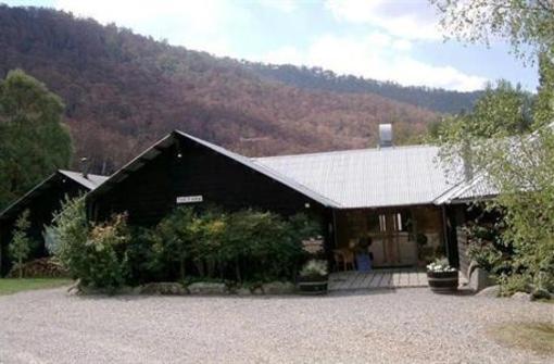 фото отеля Crackenback Farm Guesthouse