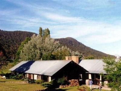 фото отеля Crackenback Farm Guesthouse