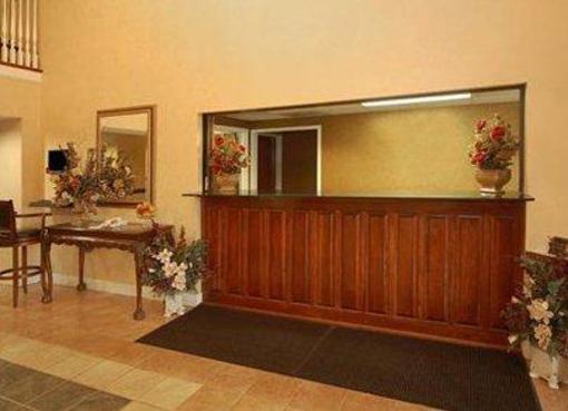фото отеля Econo Lodge Inn & Suites Canton