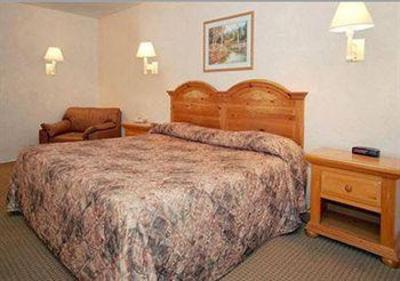 фото отеля Econo Lodge Fredericksburg