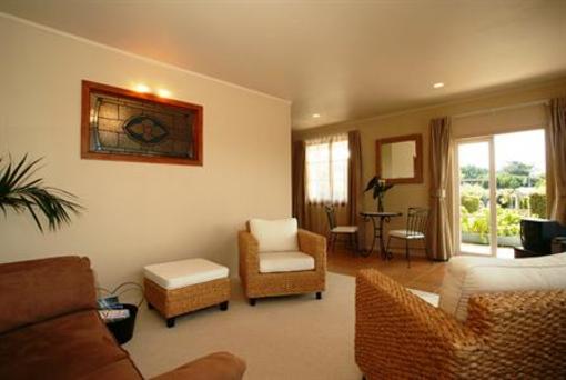 фото отеля Waipoua Lodge