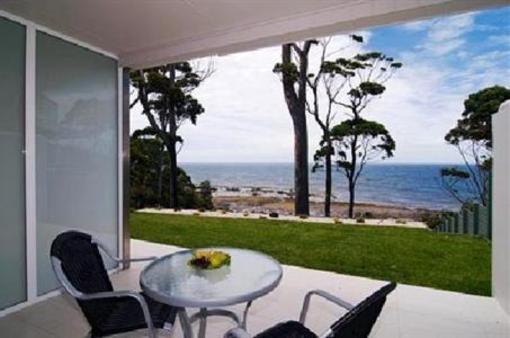 фото отеля Mollymook Beach Waterfront