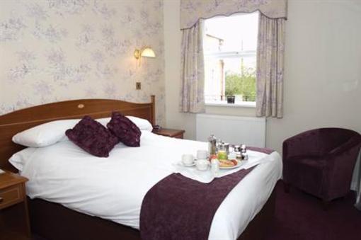 фото отеля Best Western Oaklands Hall Hotel