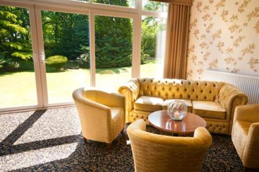фото отеля Best Western Oaklands Hall Hotel