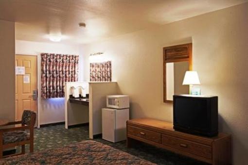 фото отеля Americas Best Value Inn South Seaside (California)