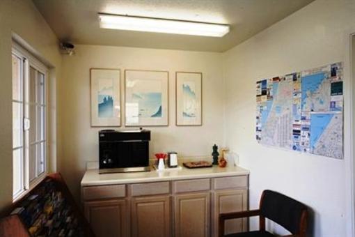 фото отеля Americas Best Value Inn South Seaside (California)