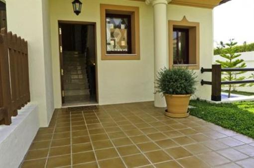фото отеля Los Nebrales Apartments Coin