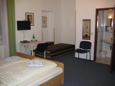 фото отеля Komfort Pension Haus Christel & Guesthouses Bad Hönningen