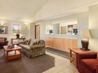 Super 8 Cheyenne