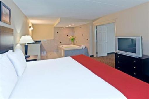 фото отеля Holiday Inn Express Woodstock / Shenandoah Valley