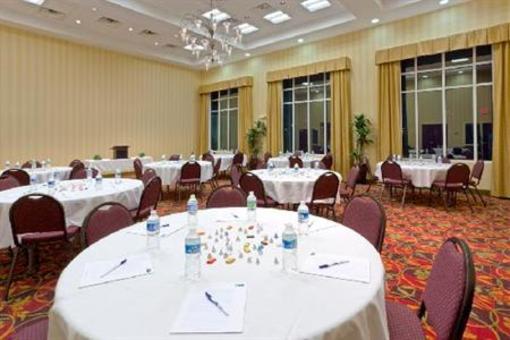фото отеля Holiday Inn Express Woodstock / Shenandoah Valley