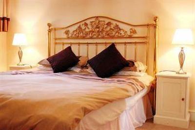 фото отеля Brantridge Park Apartments Balcombe