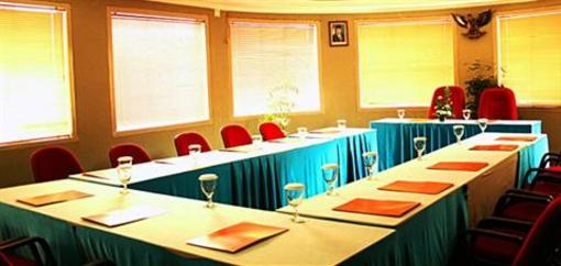 фото отеля Royal Palace Hotel Bandung