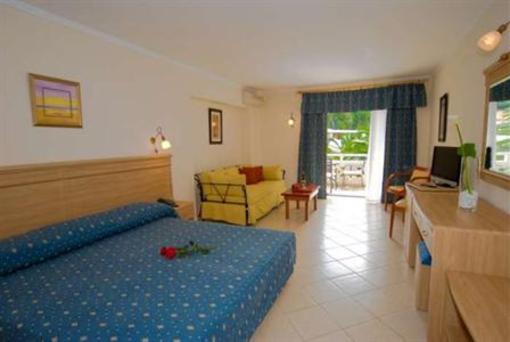 фото отеля Hotel Porfi Beach
