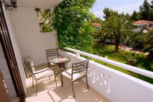 фото отеля Hotel Porfi Beach