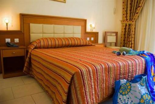 фото отеля Hotel Porfi Beach