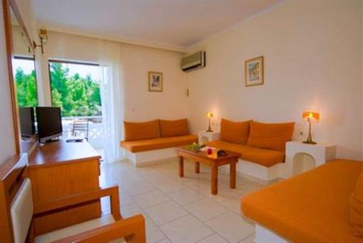 фото отеля Hotel Porfi Beach