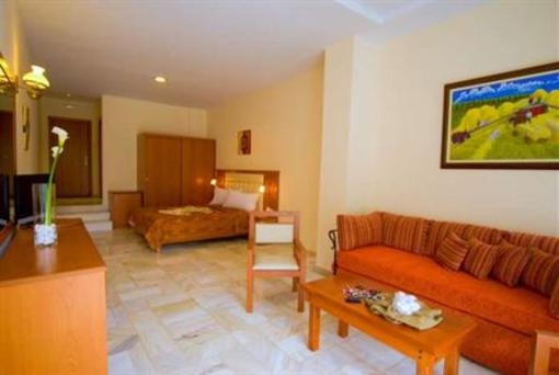 фото отеля Hotel Porfi Beach