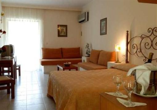 фото отеля Hotel Porfi Beach