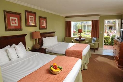 фото отеля Thunderbird Beach Resort