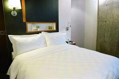 фото отеля Alt Hotel Toronto Pearson