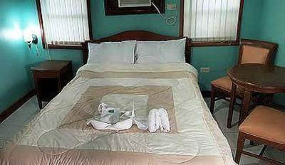 фото отеля Tagaytay Haven Hotel Ulat