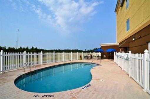 фото отеля BEST WESTERN PLUS Brunswick Inn & Suites