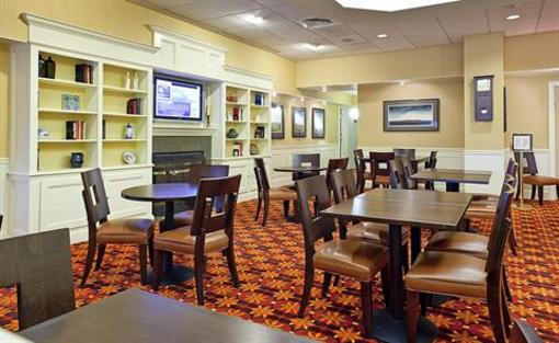 фото отеля Holiday Inn Express Springfield (Vermont)