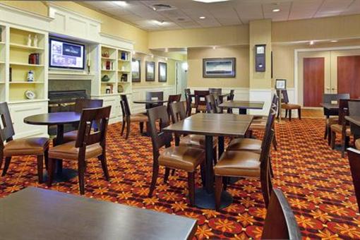 фото отеля Holiday Inn Express Springfield (Vermont)