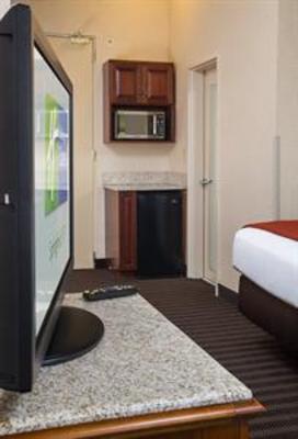 фото отеля Holiday Inn Express Springfield (Vermont)