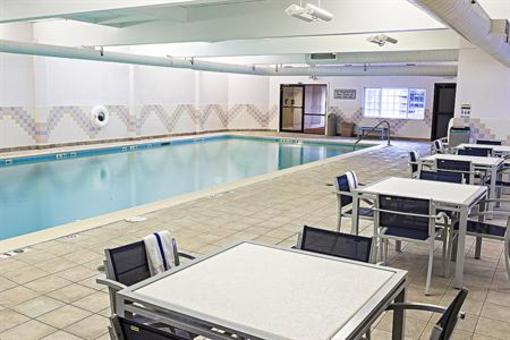 фото отеля Holiday Inn Express Springfield (Vermont)