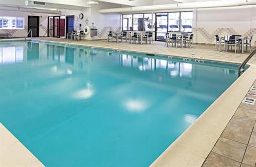 фото отеля Holiday Inn Express Springfield (Vermont)