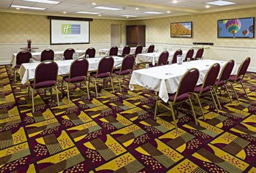 фото отеля Holiday Inn Express Springfield (Vermont)