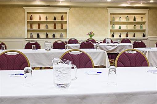 фото отеля Holiday Inn Express Springfield (Vermont)