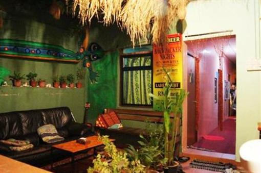 фото отеля Birdnest Guest House