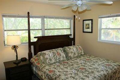 фото отеля Hidden Harbor Suites